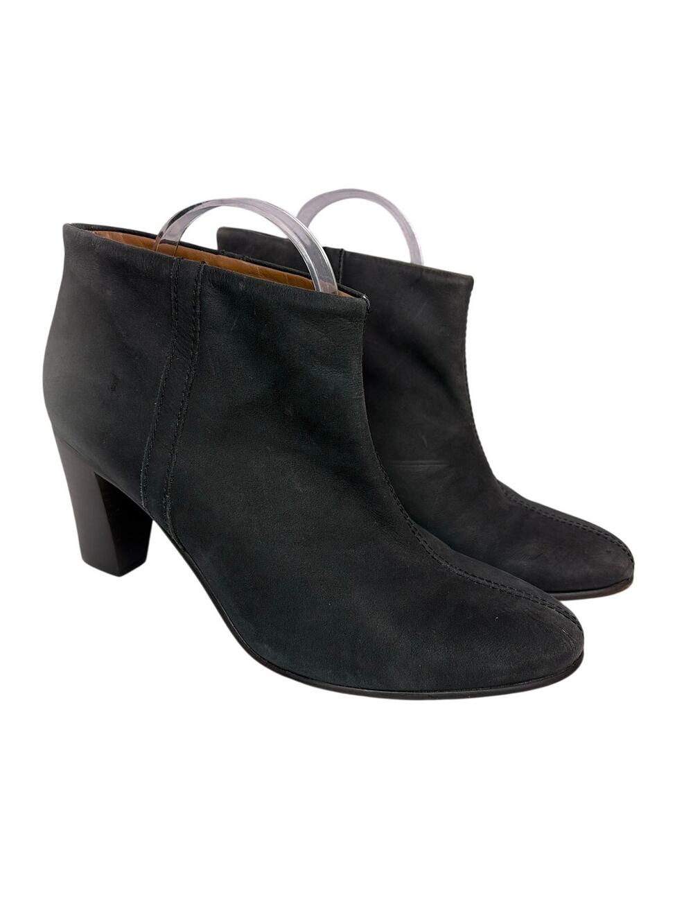 LL Bean Minimalist Distressed Leather Classic Chunky Heel Ankle Bootie 9.5M